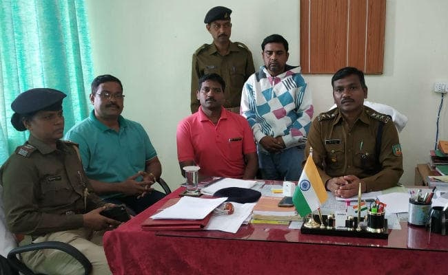 सिमडेगा पुलिस ने मुंबई से पकड़ा मानव तस्कर के आरोपी को