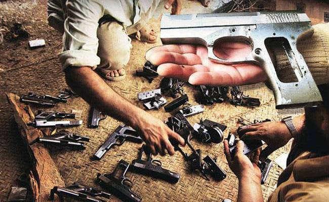 रांची : राजधानी में हथियार का कारोबार, उग्रवादियों तक भी पहुंच रही बंदूक-गोलियां
