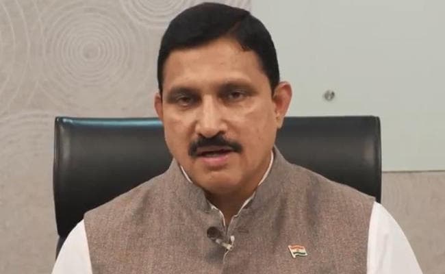 TDP सांसद पर चला ईडी का चाबुक, बैंक लोन धोखाधड़ी मामले में तलब, छह कारें जब्त