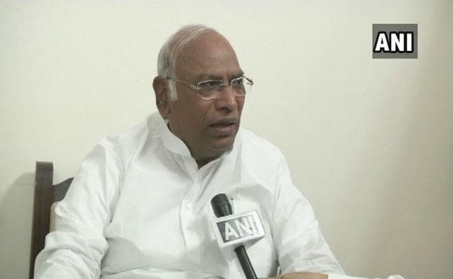 शिवसेना प्रमुख उद्धव ठाकरे के अयोध्‍या पहुंचने पर बोली कांग्रेस- अब लोग मूर्ख नहीं बनेंगे