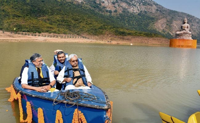 बिहार की तीसरी सबसे ऊंची बुद्ध मूर्ति का हुआ अनावरण, सीएम ने कहा-राजगीर की पांचों पहाड़ियों को रोपवे से जोड़ा जायेगा