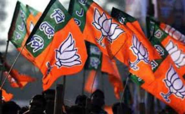 कोलकाता : भाजपा की रथयात्रा में तीन बसों के अलावा शामिल होंगे हेलिकॉप्टर भी