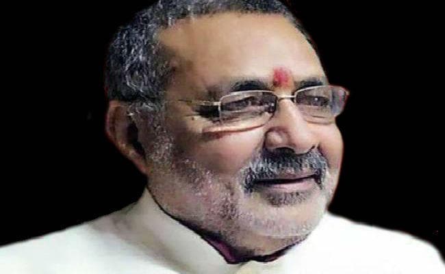 कांग्रेस में देश के ऊपर ''परिवार'' : गिरिराज सिंह, ..जानें और क्या कहा?