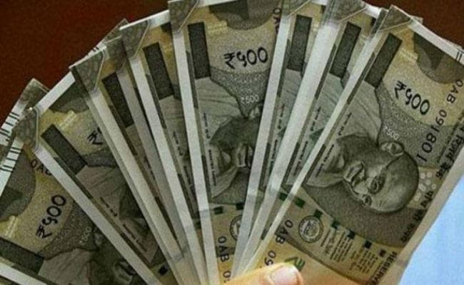 आर्थिक मोर्चे पर मोदी सरकार को लग सकता है झटका, चालू वित्त वर्ष में लक्ष्य से अधिक रह सकता है राजकोषीय घाटा