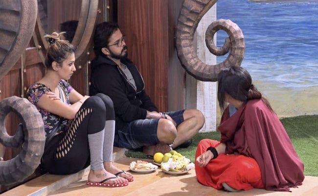 Bigg Boss के घर फूट-फूटकर रोये श्रीसंत, बताया, फिक्सिंग में घिरने के बाद करने वाले थे सुसाइड