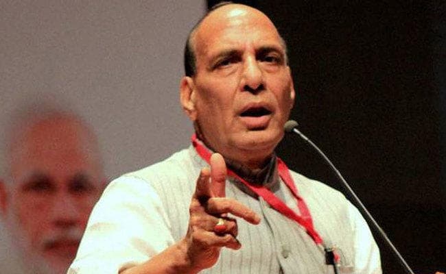 गृह मंत्री ने कहा - पाक अपनी हरकतों से बाज नहीं आ रहा, सेना आतंकियों को दे रही मुहंतोड़ जवाब