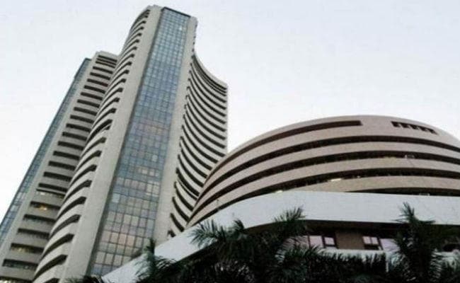 Market Update: लिवाली बढ़ने से तीन सत्रों की गिरावट के बाद बाजार मजबूत, सेंसेक्स 373 अंक चढ़ा