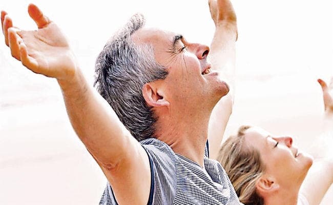 बुजुर्गों को ऐसे रखें एक्टिव