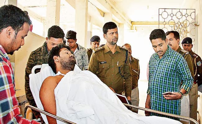 जमशेदपुर : कार के अंदर फायरिंग में दो गंभीर