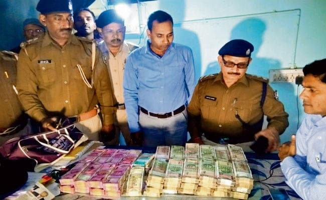 मोतिहारी : फर्जीवाड़े के आरोपित की कार से 1.31 करोड़ बरामद