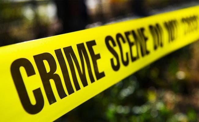 फिल्मी स्टाइल में पुलिस की वर्दी पहने अपराधियों ने बैंक ऑफिसर राेका और फिर...