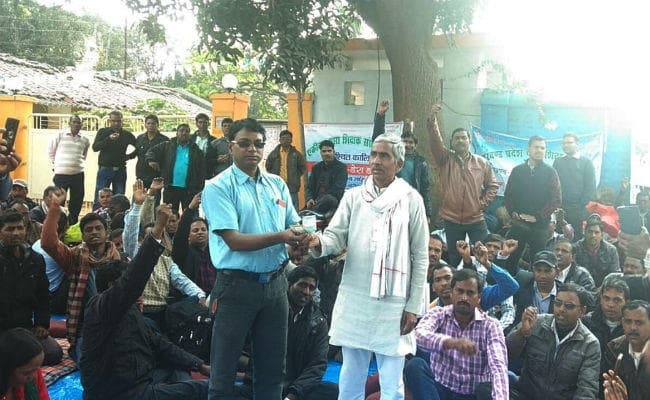 बड़कागांव : आम जनों का आंदोलन बनता जा रहा है पारा शिक्षकों का आंदोलन