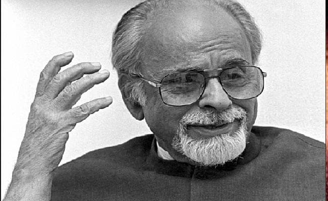 28 नवंबर का इतिहास, पूर्व प्रधानमंत्री आई के गुजराल ने अपने पद से इस्तीफा दिया था