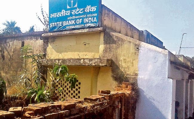 दुमका : नहीं काट पाये बैंक का कैश वोल्ट, बचे रकम