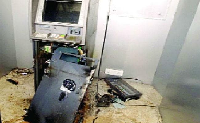 सीतामढ़ी में लुटेरों ने एटीएम काट कर 41 लाख रुपये उड़ाये