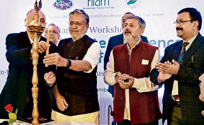 पटना : वायु प्रदूषण पर घोषणपत्र जारी, पंद्रह साल पुराने वाहनों के परिचालन पर लगे रोक