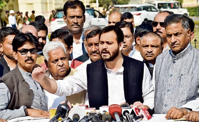 पटना : कानून-व्यवस्था को लेकर विपक्ष का हंगामा, विस की कार्यवाही स्थगित, तेजस्वी ने कहा- सरकार सवालों से भाग रही