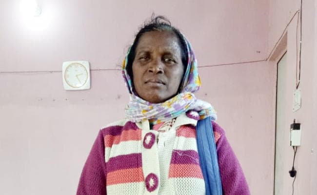 सेना के जवान की विधवा मृत्यु प्रमाण पत्र के लिए भटक रही