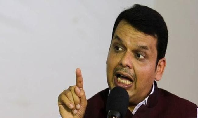 शिवसेना नेताओं के इस्तीफे अब सरयू नदी में हैं : फडणवीस