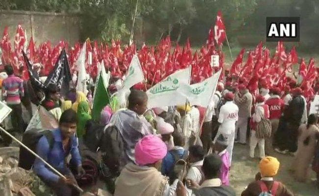 कर्ज माफी, फसल का उचित मूल्य समेत विभिन्न मांगों को लेकर देशभर के किसानों का दिल्ली कूच