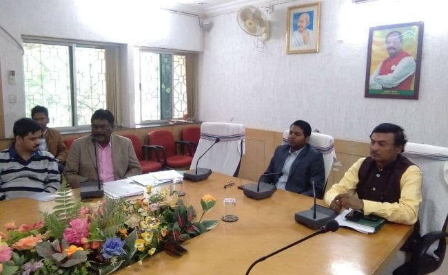 गुमला : बालू का अवैध उठाव करने वालों से प्रशासन सख्ती से निपटेगी