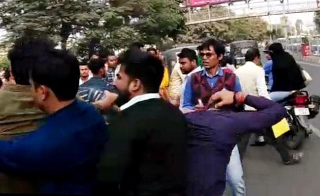 पटना यूनिवर्सिटी छात्र संघ चुनाव : छात्रों के दो गुटों में भिड़ंत, निवर्तमान अध्यक्ष दिव्यांशु का सिर फटा