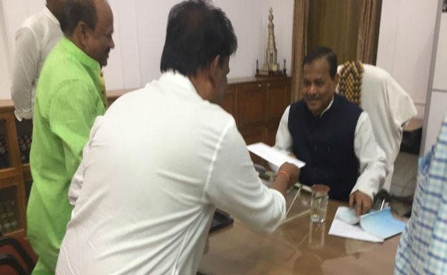 ओडिशा में भाजपा को झटका, दो वरिष्ठ नेताओं ने छोड़ी पार्टी