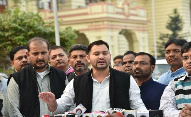 तेजस्वी का छलका दर्द, कहा - दुख की बात है कि मेरे भाई का निजी मामला चर्चा का विषय बना हुआ है
