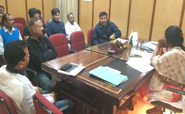 लोहरदगा : शहर के सभी पेट्रोल पंपों पर सीसीटीवी लगाने का निर्देश