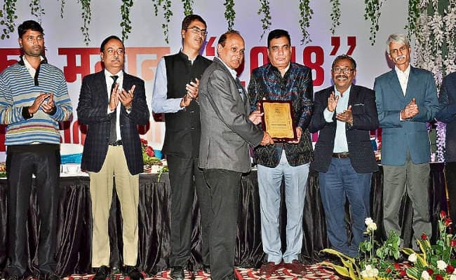 आयकर विभाग ने झारखंड के बड़े करदाताओं को किया सम्मानित, कहा-आपके टैक्स से चलता है देश, नहीं पहुंचे महेंद्र सिंह धौनी