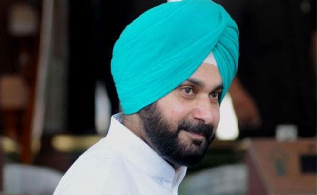 सिद्धू ने केसीआर और उनके परिवार की तुलना ‘‘अलीबाबा 40 चोर'''' से की