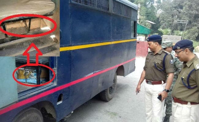 रोहतास : नक्सलियों के जेल ब्रेक की योजना नाकाम, दो कर्मी निलंबित, मेजर सार्जेंट से शो-कॉज