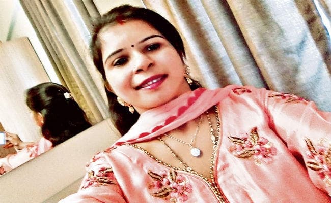 रांची : घरवालों को बिना बताये निकल गयी थी रत्ना, ठीक नहीं थी मानसिक स्थिति, हरिओम टावर से कूद कर दी जान