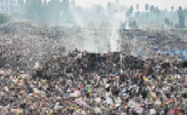 गया  : मल-मूत्र से मिली मुक्ति, तो प्रदूषण की चपेट में आये लोग, घुटता रहता है दम