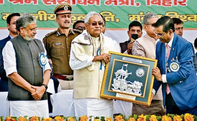 लखीसराय : पीजी सेंटर के रूप में अपग्रेड हों सभी कॉलेज : मुख्यमंत्री नीतीश कुमार