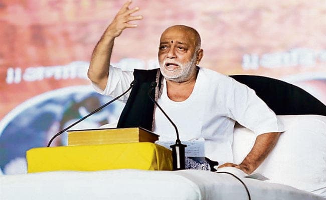 सिमरिया धाम में साहित्य महाकुंभ का दूसरा दिन, कलयुग में महामंत्र है राम का नाम : मोरारी बापू