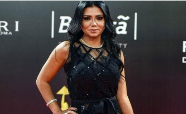 मिस्र की अभिनेत्री के कपड़े पर बवाल, अश्‍लीलता फैलाने का लगा आरोप, मुकदमा दर्ज