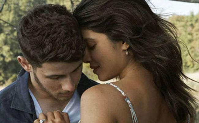 एकदूसरे के साथ काफी बोल्‍ड हुए प्रियंका-निक, PHOTOS