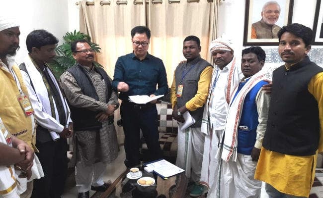 ''हो'' भाषा को संविधान की आठवीं अनुसूची में शामिल करने की मांग के साथ जंतर मंतर पर प्रदर्शन