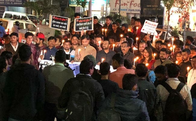 चौपारण : सुमित हत्याकांड को लेकर रांची में कैंडल मार्च, फरार आरोपियों की गिरफ्तारी की मांग