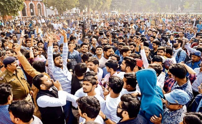 पटना : अध्यक्ष पद के प्रत्याशियों की दो घंटे चली मैराथन डिबेट, आज चुनाव आयोग के प्रतिनिधि देंगे प्रशिक्षण