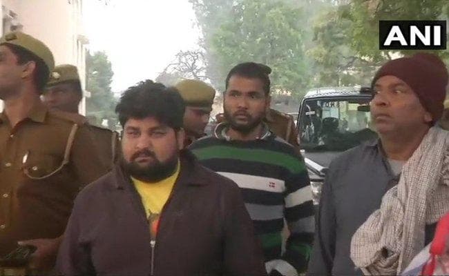 बुलंदशहर हिंसा : चार गिरफ्तार, बजरंग दल से ताल्लुकात रखनेवाला मुख्य आरोपी फरार