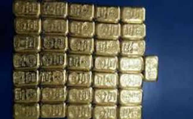 3.5 किलो सोने के बिस्कुट के साथ तस्कर गिरफ्तार