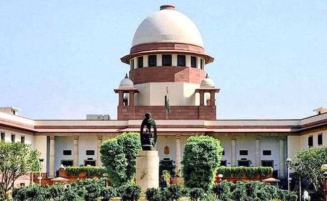 केंद्र ने सुप्रीम कोर्ट से कहा - हस्तक्षेप जरूरी था, CBI के दो शीर्ष अधिकारी बिल्लियों की तरह लड़ रहे थे