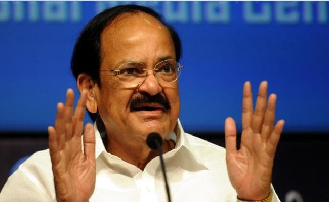 मुफ्त में चीजें बांटना लोकतंत्र के लिए अच्छा नहीं : उपराष्ट्रपति