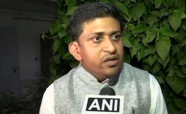 अगस्ता वेस्टलैंड मामला : युवा कांग्रेस से बाहर किये गये मिशेल के वकील अलजो जोसेफ