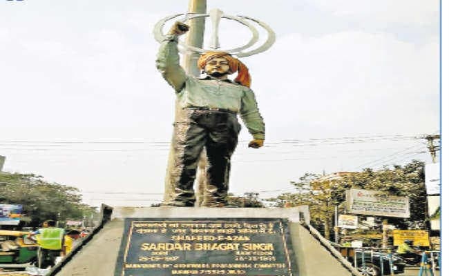 आसनसोल :  भगत सिंह की प्रतिमा से खंड़ा साहिब को जोड़ने का विवाद गहराया