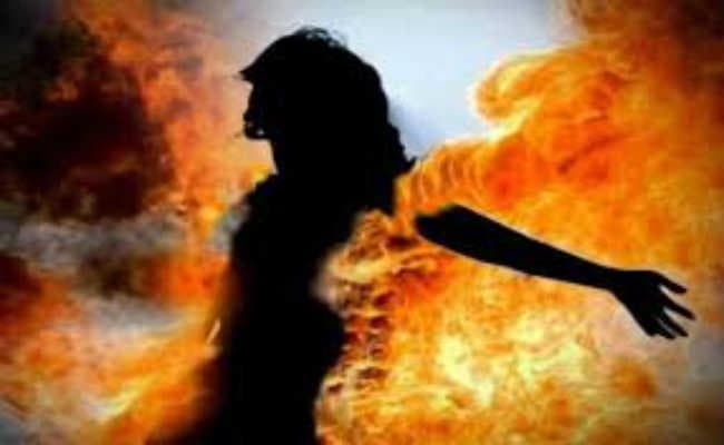 बर्दवान : शराबी पिता ने बेटी को जलाया जिंदा