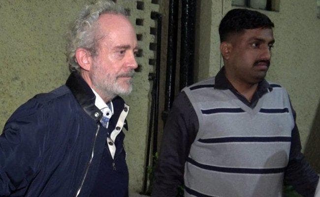 हेलीकॉप्टर घोटाला : मात्र दो घंटे ही सो पाया मिशेल, कई बड़े नेताओं और अफसरों में बेचैनी