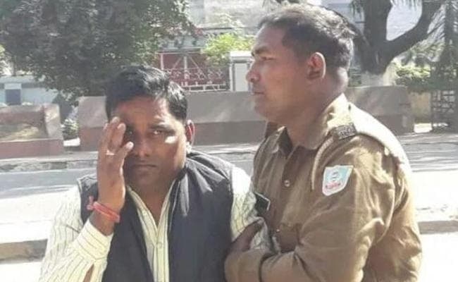 Jharkhand : बोकारो DC कार्यालय का कर्मचारी 71 हजार रिश्वत ले रहा था, ACB ने किया गिरफ्तार